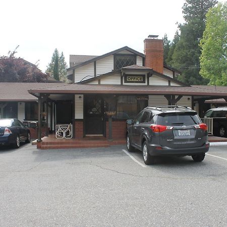 Coach N Four Motel Grass Valley Bagian luar foto