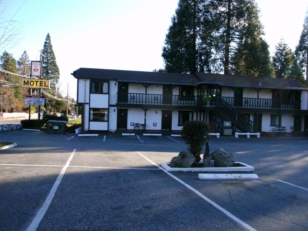 Coach N Four Motel Grass Valley Bagian luar foto