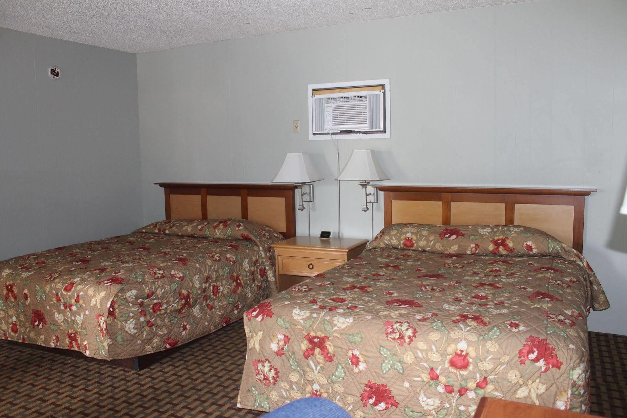Coach N Four Motel Grass Valley Bagian luar foto