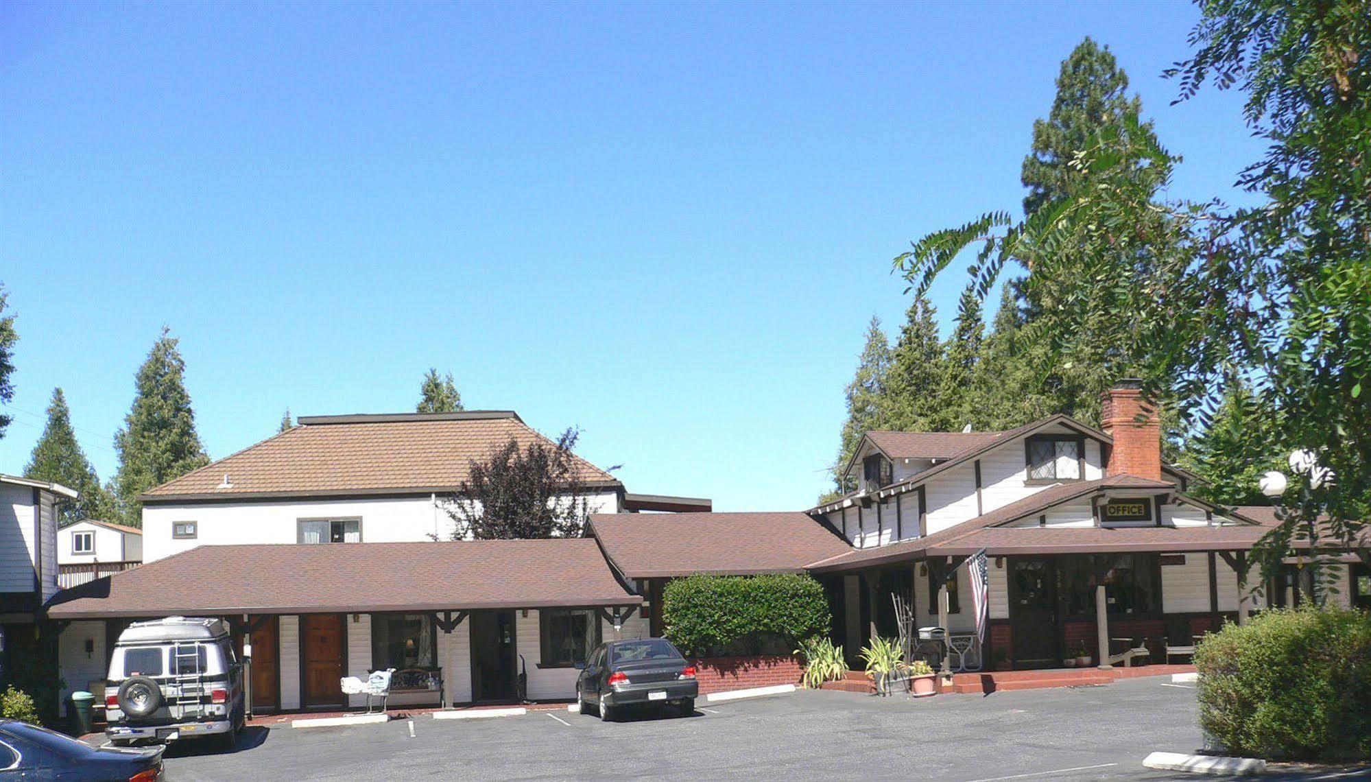 Coach N Four Motel Grass Valley Bagian luar foto