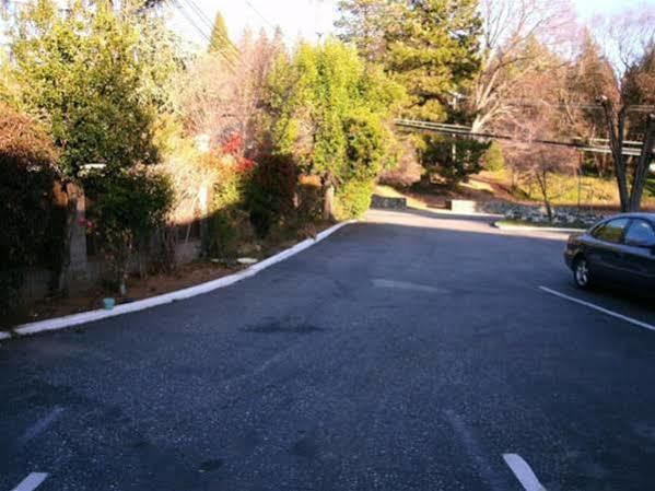 Coach N Four Motel Grass Valley Bagian luar foto