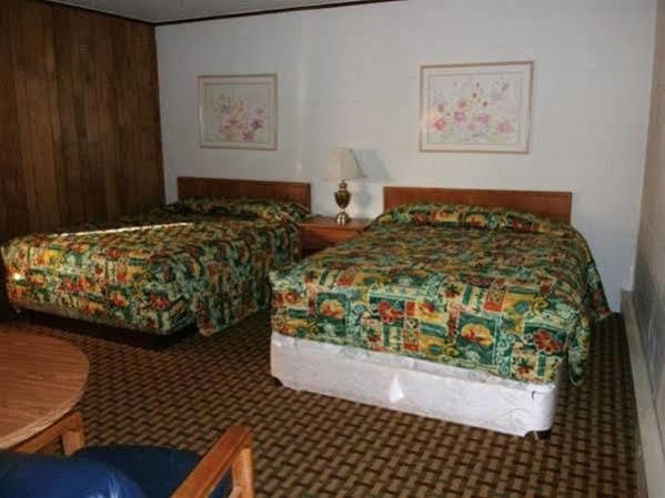 Coach N Four Motel Grass Valley Bagian luar foto